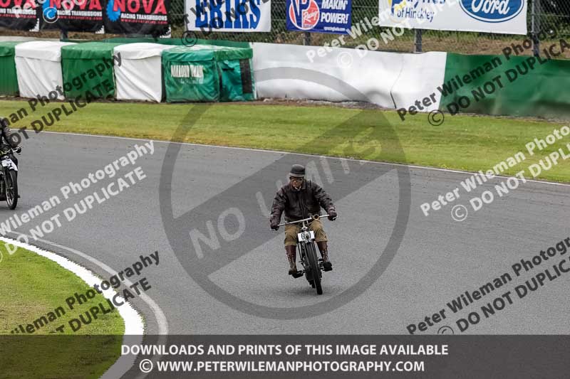 Vintage motorcycle club;eventdigitalimages;mallory park;mallory park trackday photographs;no limits trackdays;peter wileman photography;trackday digital images;trackday photos;vmcc festival 1000 bikes photographs